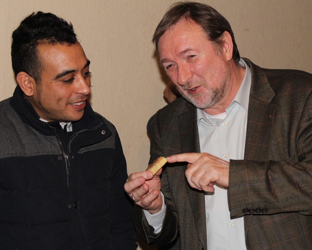 Abdu schlägt Dr. Wolfgang Köhler einen marokkanischen Kochnachmittag vor. 